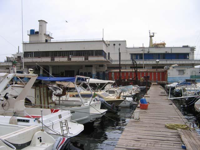 VOYAGE ORAN SEPTEMBRE 2006 116 13 sept. 06 - matin -  PORT DE PLAISANCE.JPG
